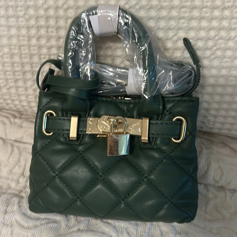 Badgely Mishka Mini diamond quilted tote color chive - Picture 2 of 4